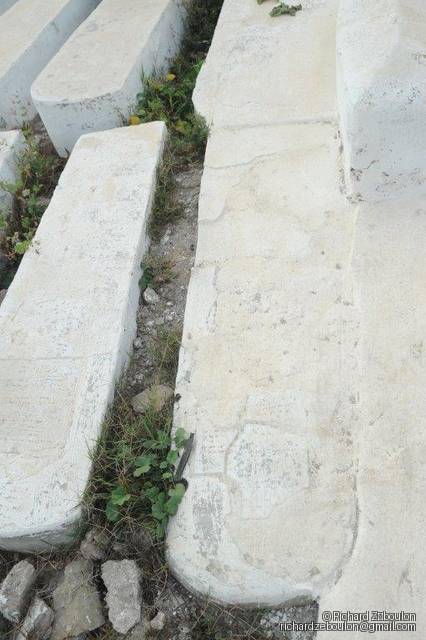 Tombe sans nom